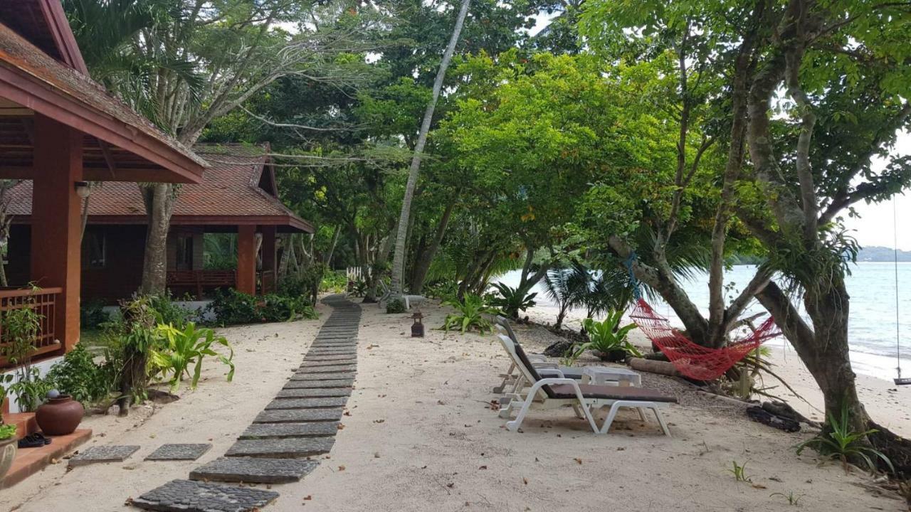 Baan Mai Beachfront Lone Island Phuket Εξωτερικό φωτογραφία