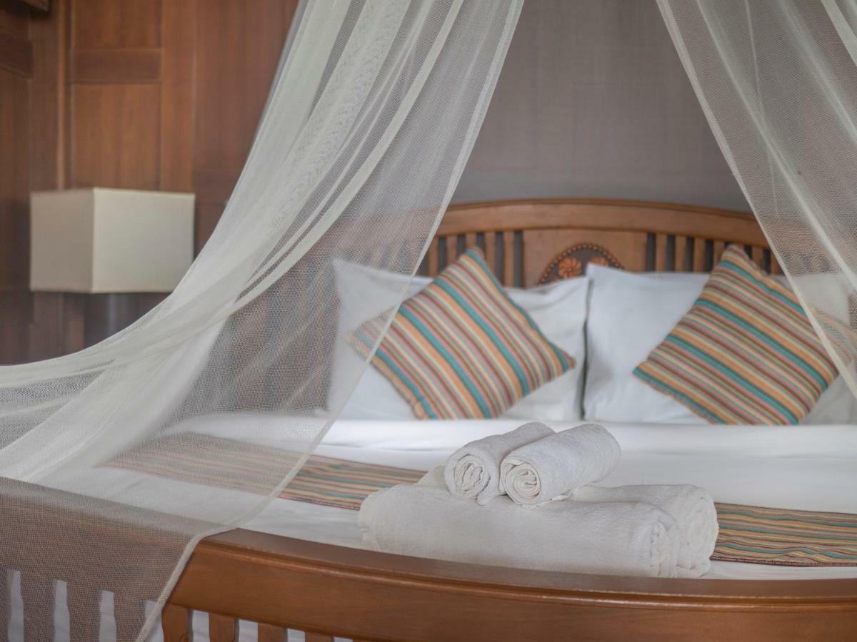 Baan Mai Beachfront Lone Island Phuket Εξωτερικό φωτογραφία