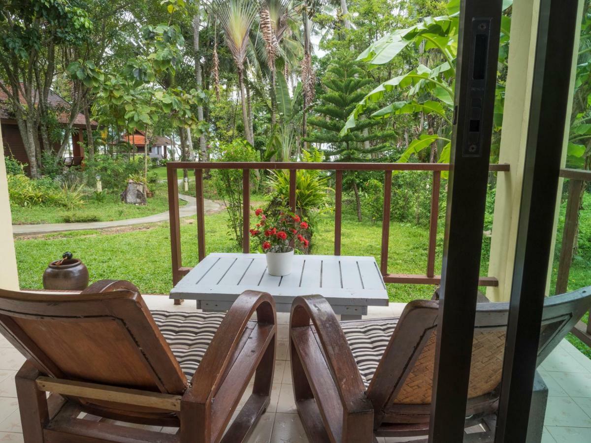 Baan Mai Beachfront Lone Island Phuket Εξωτερικό φωτογραφία