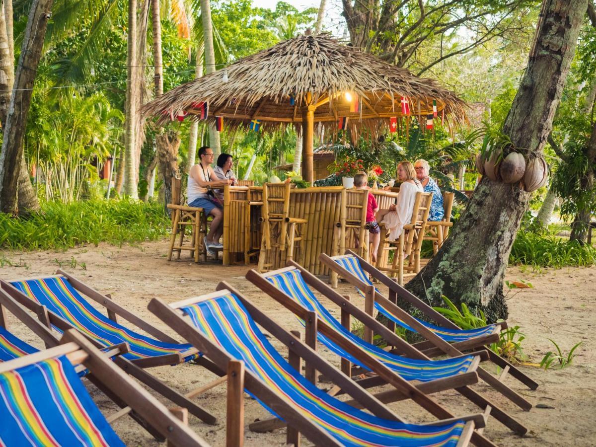 Baan Mai Beachfront Lone Island Phuket Εξωτερικό φωτογραφία