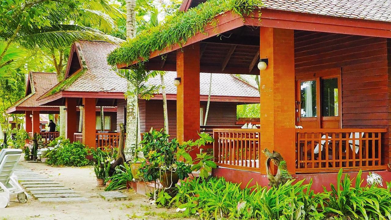 Baan Mai Beachfront Lone Island Phuket Εξωτερικό φωτογραφία